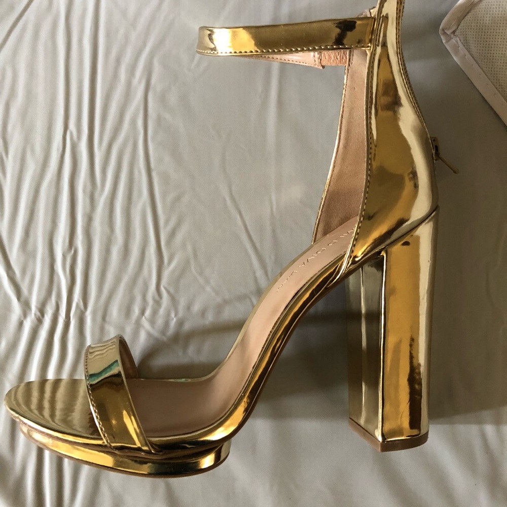 Gold metallic Heels